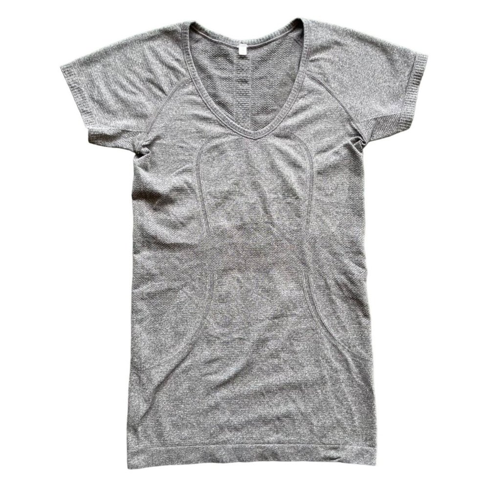 Lululemon Womens 4 Gray Swiftly Tech Short Sleeve Shirt Dri Fit Vneck Athleisure